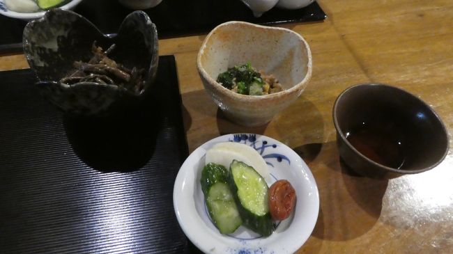 佐渡で2度目の朝です<br /><br />今日は落ち着いて　朝飯からのスタートです<br /><br />昨日同様　和の定食<br /><br />実は注文が有れば　洋定食もしますよって<br /><br />昨夜止まった　外国人の男の子が　モーニングセット食べてました