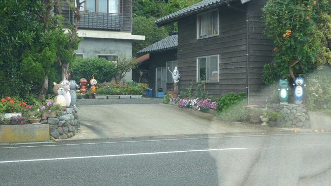 ブイを使った　人形が並んでました<br /><br />面白い事するじゃない…笑