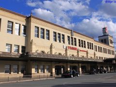 【宇治山田駅 本屋】
1931年(昭和6年)参宮急行電鉄が開業。

JRを差し置いて天皇陛下も御利用される、由緒ある駅舎です。設計は元鉄道省建築課長の久野節氏。
【登録有形文化財】