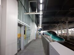 　青函トンネルを抜けて本州青森県へ。奥津軽いまべつ駅に到着です。かつての津軽今別駅。木古内駅も奥津軽いまべつ駅も乗客5人いたかどうかです。