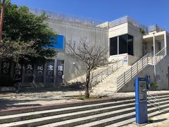 ホテル近くの対馬丸記念館を見学。