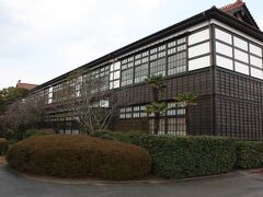 ◆明倫学舎本館
日本最大のも木造校舎です。
調和の取れた美しい建物でした。
