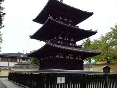 そうすると現れるのが三重塔。興福寺で最古の建物だそうです。