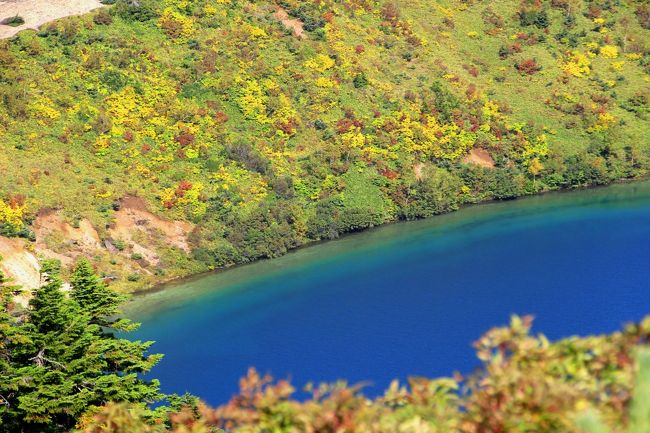 ☆一切経山北側登山道から見た魔女の瞳(五色沼)
