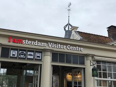 スタートは駅前の観光案内所。
I amsterdam のロゴを活かしている。
I amsterdamは2004ごろスタートしたシビックプライド、つまり、市民の誇りを高め、街の魅力を引き出すことで観光客を誘致しようとするキャンペーン。
つまりはアイラブニューヨークのアムステルダム版。