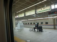 ●はくたか553号から

9:32。
JR長野駅停車中です。