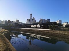 出島の周りをぐるっと歩きます。