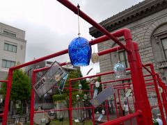 小樽芸術村の広場では、夏の風鈴展示をやっていました。