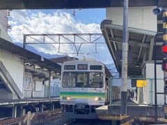 途中秩父鉄道の御花畑駅を通りましたが、ちょうど電車が停車していました。