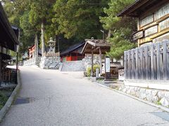 「高札跡と鎮神社」9:00通過。