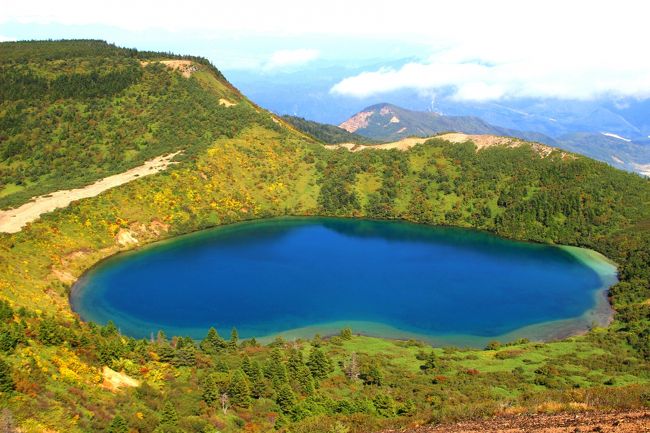 ☆一切経山(1949m)から見下ろす魔女の瞳(五色沼)