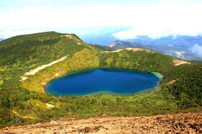 ☆一切経山(1949m)から見下ろす魔女の瞳(五色沼)<br /><br />また必ず来るとは思いますが<br />しばらくは見納めです。