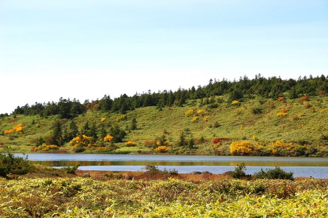 ☆鎌沼周回登山道から望む鎌沼