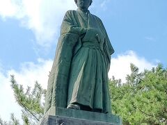 桂浜にある坂本龍馬銅像
