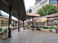 そして、広島駅到着。
この旅行中に息子を路面電車に乗せたいなぁ。

そういえば、広島駅は駅ビルの建て替えと、路面電車の高架化工事をしていました。
完成イメージを見たら近未来の駅！
路面電車は小倉駅のモノレールみたいな感じ。
新型車両ならイメージピッタリだけど…どうなるのかな？