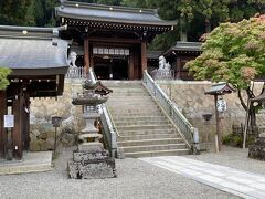 立派なお寺、櫻山八幡宮。
今年の高山祭りは中止。