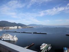 屋上展望台から朝の琵琶湖をパチリ