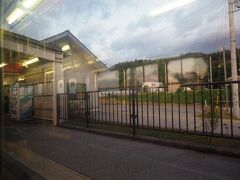 フジテック前駅を出発。2006年に開業した、比較的新しい駅だそうです。