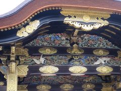 二条城唐門は、徳川家の権力を示すかのように絢爛豪華でした。
