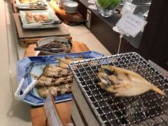 最終日の朝食は、ホテル山楽のブッフェ。もう何年も石川県朝食ナンバー1を獲得していて前々から1度は食べたいと思ってましだ。ただ、朝食は宿泊者オンリーで且つ老舗の高級ホテルなので今迄見送っていましたが、GO TO TRAVEL を使って思いきって宿泊してみました。