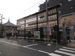 地蔵通商店街の手前にある眞性寺。
前を通るのでお参りして、御朱印を頂いて行きましょう。