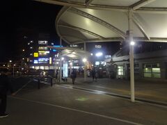 東中野駅から　大江戸線に乗ります。