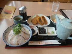 5分ほどで注文した料理が出てきました。