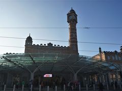 約30分で、 ゲント駅（Gent-Sint-Pieters）に到着。
青空が広がっています。わ～い！