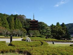 五重塔は公園の中にあるようなかんじ