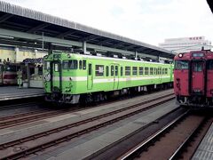 バスで鳥取駅へ戻り、8時51分発の普通列車で倉吉駅へと移動する。
そして、倉吉駅には1時間足らずで到着した。
駅前から、9時55分発の三朝温泉行のバスに乗り、倉吉の中心街へと向かった。