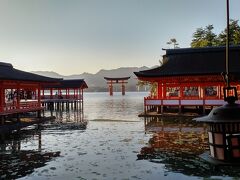 再び潮の満ちた厳島神社です。