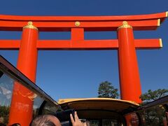 西本願寺～二条城～冷泉家～京都御苑～賀茂大橋（大文字）～琵琶湖疏水～平安神宮大鳥居～青蓮院～知恩院三門～八坂神社と巡り、
