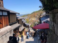 八坂神社を突っ切り、ねねの道～二年坂をぶらぶら。
