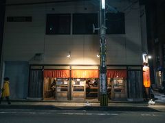 博多に住んでいる友人と会ったのですが、とりあえずどこかで飲むかってことで中州から少し離れたこちら。