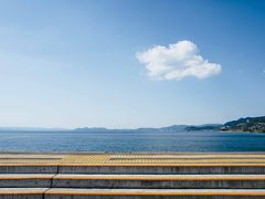 そして目的地の千綿駅に到着。なんだここ、あの世みたいにきれいじゃないか。