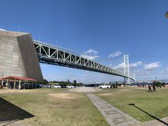 明石海峡大橋を望む