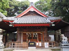 建武2年（1335年）に近藤出羽次郎清秀が建立。新編相模風土記には「青木明神社 村の鎮守、村持」とあります。