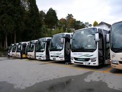 13：30　飛騨高山に到着、駐車場はほぼ満車。