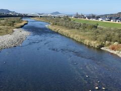 佐波川は古くから重要な河川とか。
鎌倉時代の東大寺大仏殿再建の資材は上流の官製松林から積み出し、三田尻港まで運ばれ船で畿内に持ち込まれたようです。