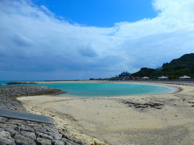 あざまサンサンビーチに来ました。<br />誰もいません...