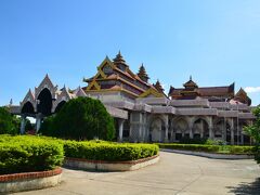 バガンの歴史を知るために。
旅先の歴史博物館は外せません。