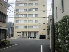 幼児を抱えて10分位歩いたでしょうか、ホテル全景