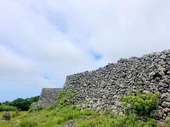 糸数城跡の石垣。