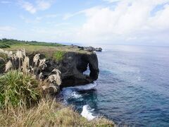 昨日は、この下を通ったのよね。
今日は上から鑑賞。