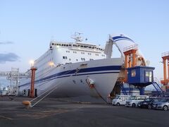 皆様、こんにちは。
愛知県名古屋から航海距離約770km/21時間20分のクルーズを終えて、宮城県仙台港に到着しました。