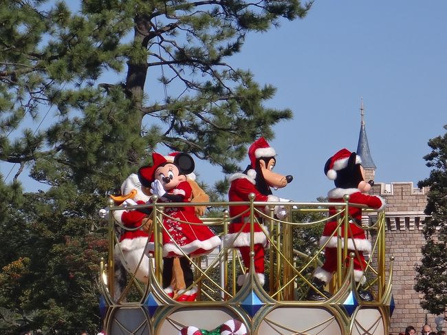 年10月から東京ディズニーランドでお酒が飲める ディズニークリスマス ミッキー フレンズのグリーティングパレードクリスマス 東京 ディズニーリゾート 千葉県 の旅行記 ブログ By リンリンベルベルさん フォートラベル