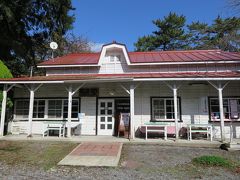 太宰治の小説にも登場する旧駅舎を使ったカフェ。