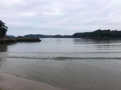 阿久根市大川島海水浴場。誰もいない静かな海。