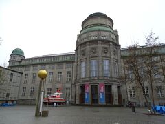 Sバーンでイーザル門まで行き、11:30ドイツ博物館へ入場。