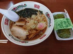 喜多方にはとうとう行かなかったので、野口英世記念館のそばの食堂で喜多方ラーメンを昼食に食べました。

美味しかった！